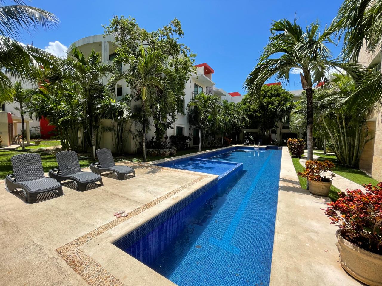Oportunidad usd 149,500 Condo Playa del Carmen con vistas divinas al jardin